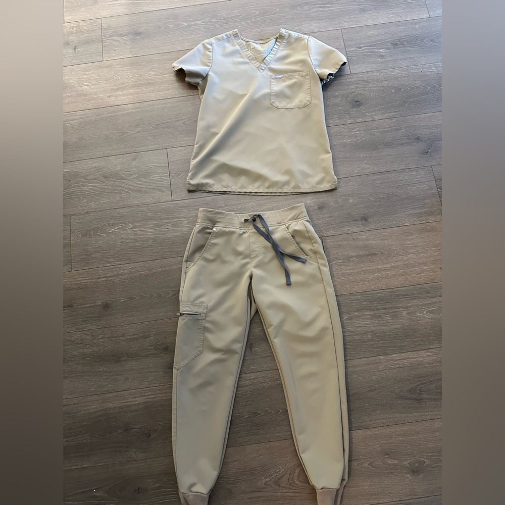 Figs scrubs